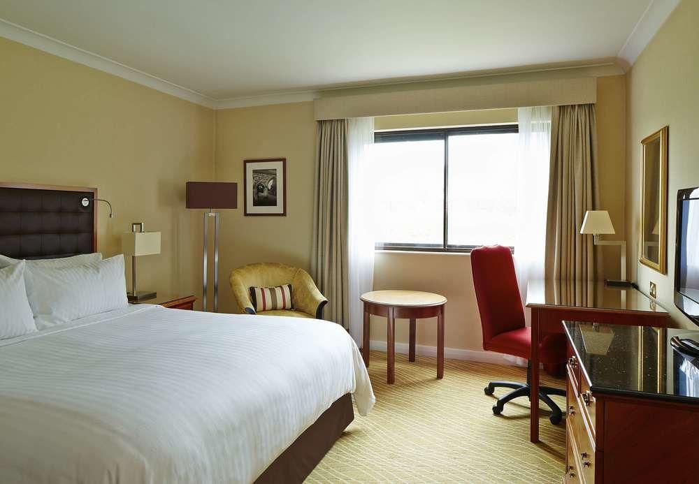 Delta Hotels By Marriott Cheshunt Broxbourne Eksteriør bilde